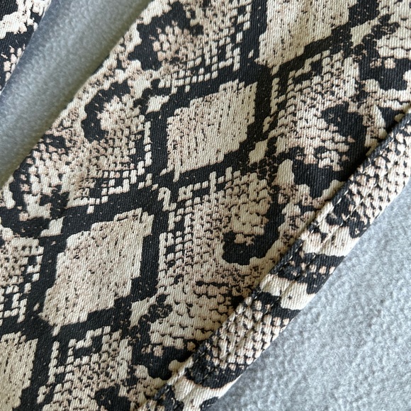 Zara Leopard denim pants - Picture 5 of 5